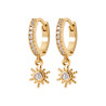 Boucles d'Oreilles Créoles Étoiles en Zircon Cubique Plaqué Or