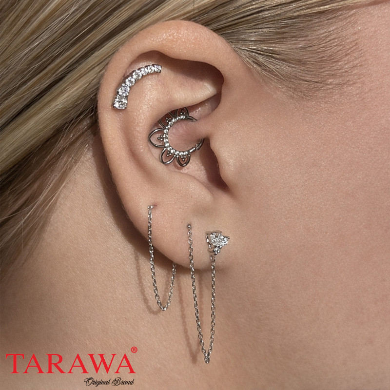 Composition argenté oreille