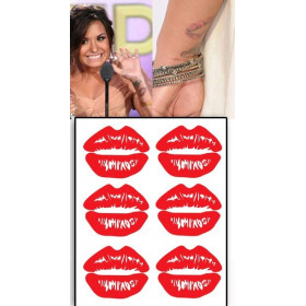 Demi Lovato Tattoos Levres bouche rouge