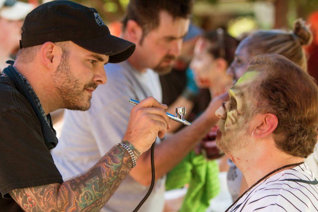 5 choses à savoir pour aller à l'eau sereinement après un tatouage