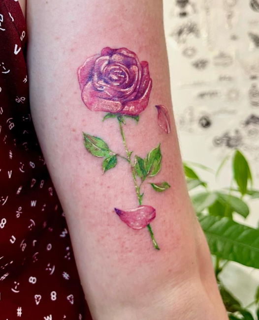 tatouage fleur type pastel