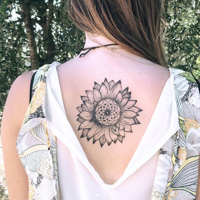 Tournesol DotWork Tattoo Tarawa Cap d'Agde Cavezza