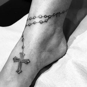 tatouage chapelet par jess Tattoo Tarawa Cap d'Agde
