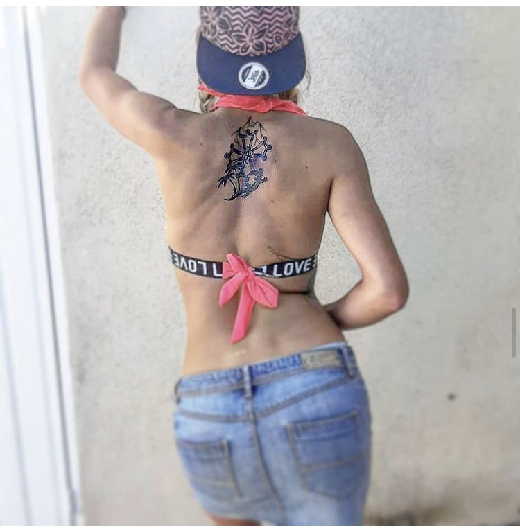 tatouage dos pour femme occitanie Tattoo Tarawa Lost-créa Vias