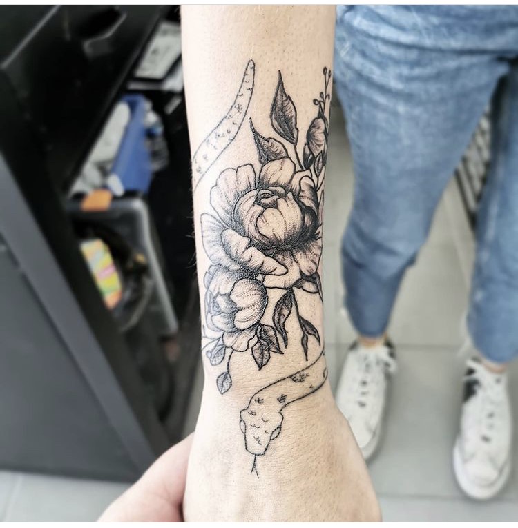 tatouage fleur serpent bras tattoo tarawa vias Lost-Créa