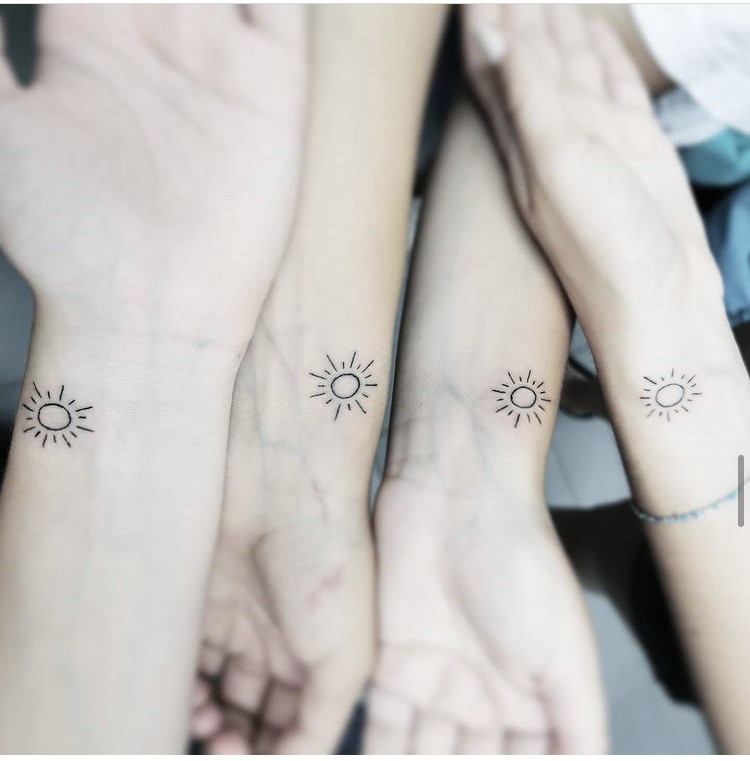 tatouage minimaliste soleil Tattoo Tarawa vias Lost-créa