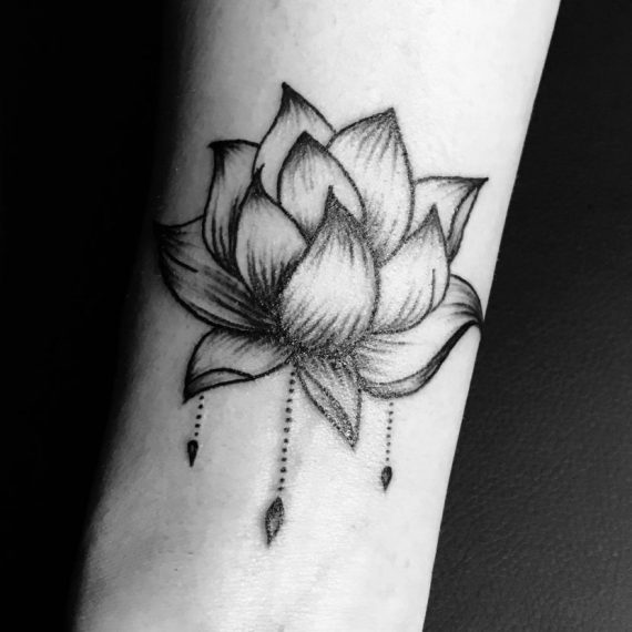 tattoo fleur Tattoo Tarawa Cap d'Agde