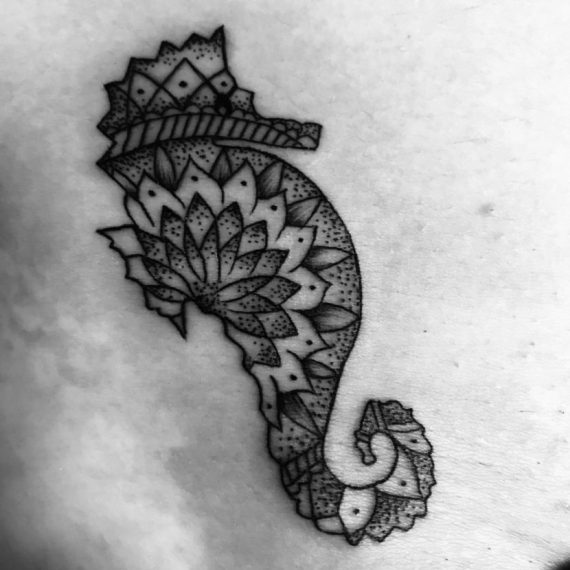 tattoo hippocampe Tattoo Tarawa Cap d'Agde