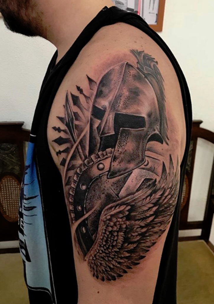 Tatouage Spartiate par Diego Cavallini Tarawa Cap d'Agde