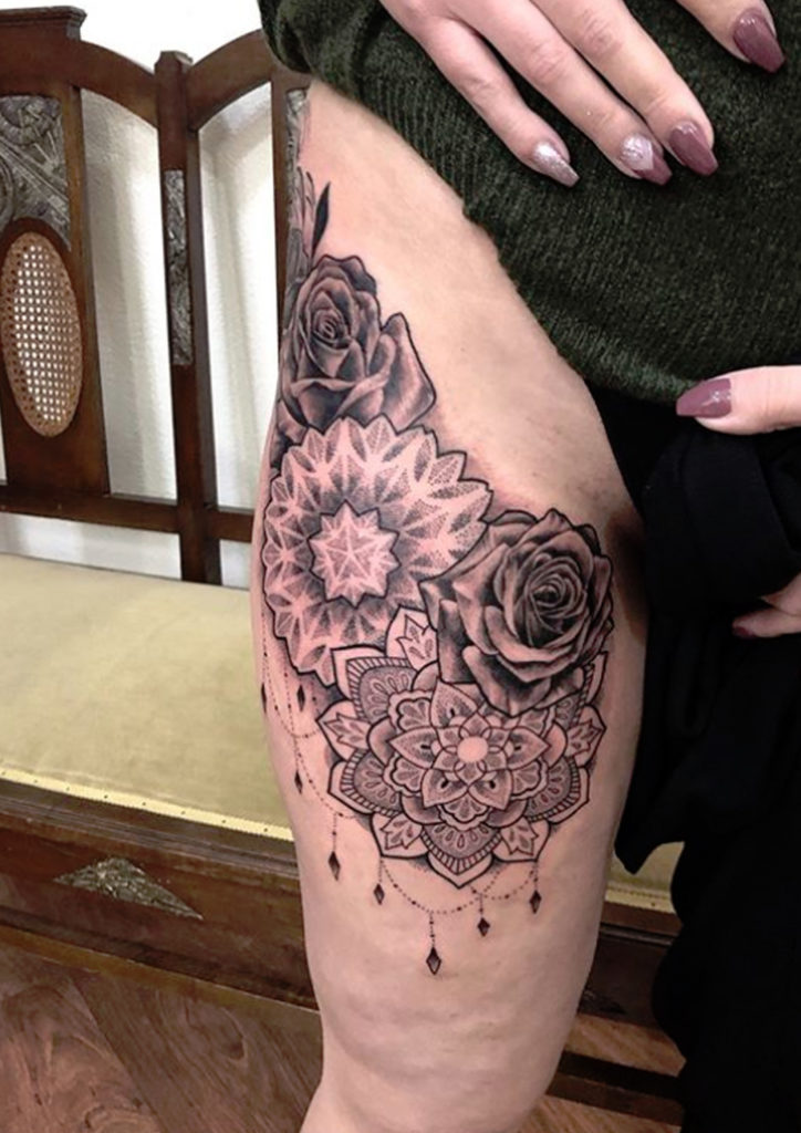 Tatouage fleur Mandala par Diego Cavallini Tarawa Cap d'Agde