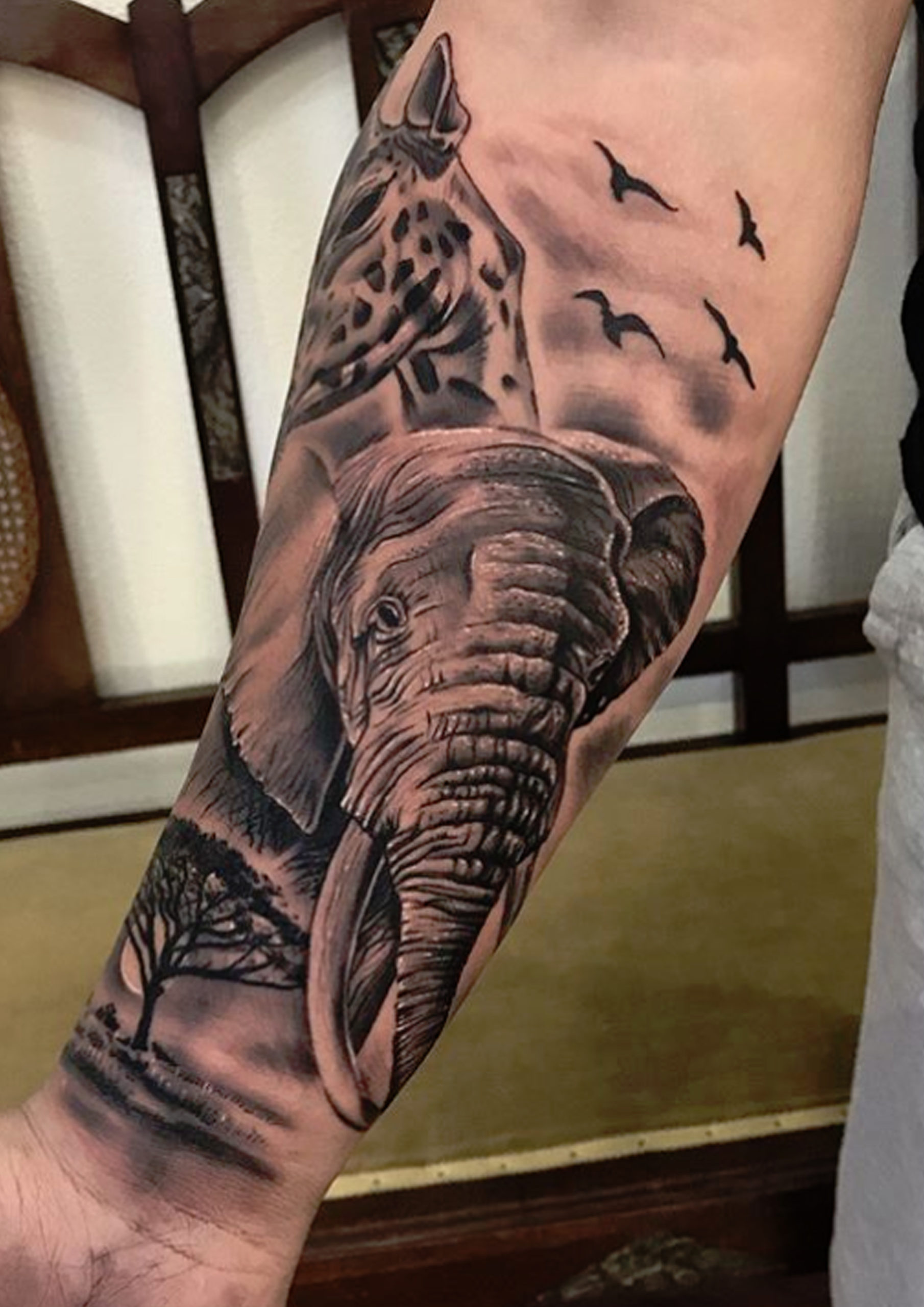 tatouage éléphant réaliste par Diego Cavallini Tarawa Cap d'Agde