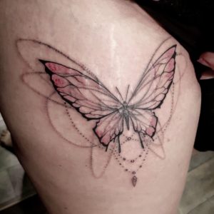 tatouage papillon graphique par Padawan Tarawa Cap d'Agde