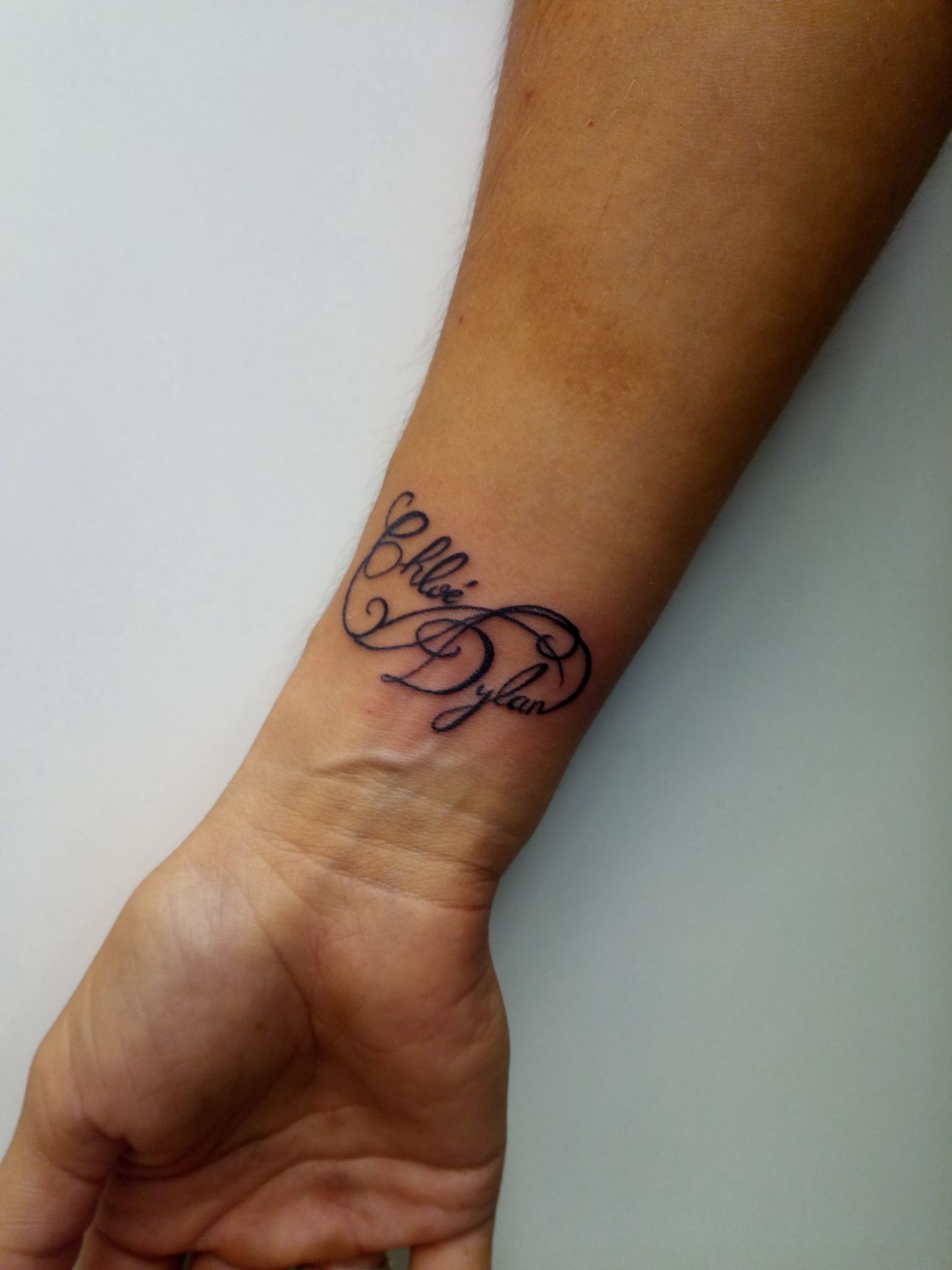 tatouage prénom poigné par lily Tarawa Cap d'Agde