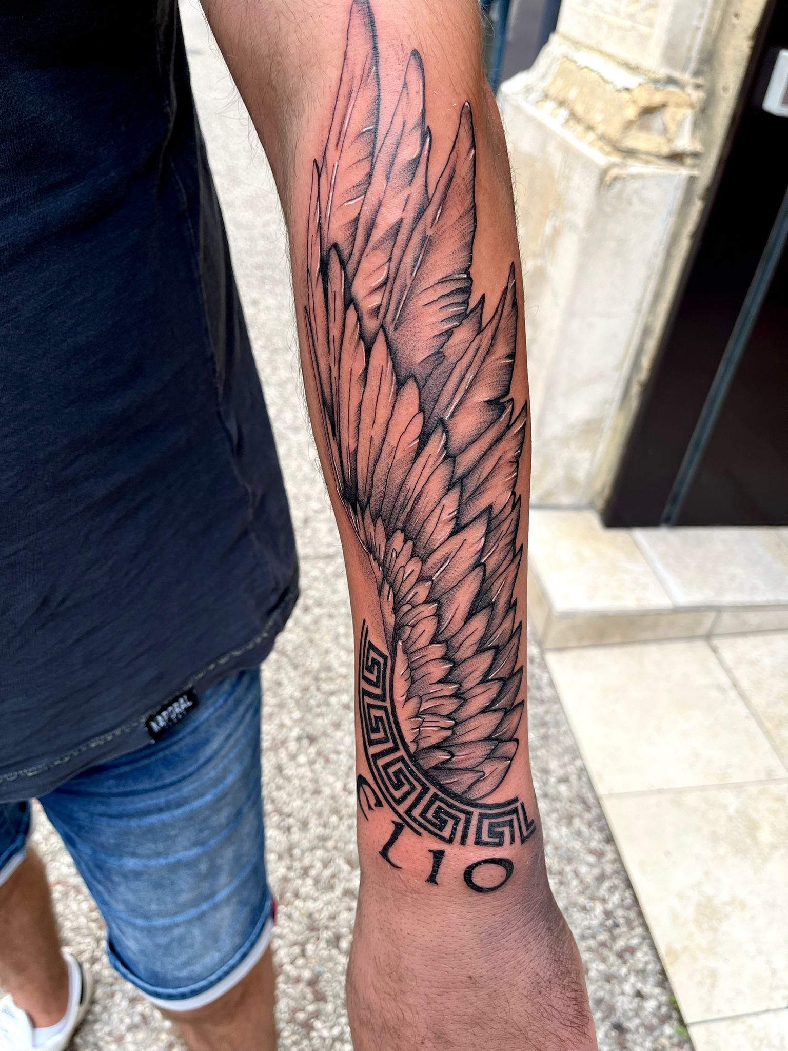 Tatouage Aile D ange Avant Bras Homme Liink - Tarawa Studio Tattoo Piercing